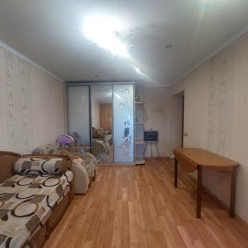 Олександра Довженка вул., 8