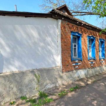 Продам пол дома в центре города