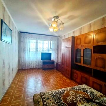 Квітневий пров., 8