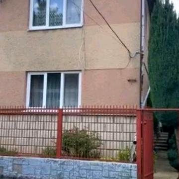 Продається будинок у центрі м. Берегове