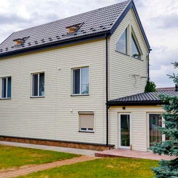Продам будинок 160 м2 з ремонтом, свій вихід у ліс. Від власника!