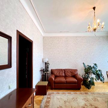 Софіївська вул., 4