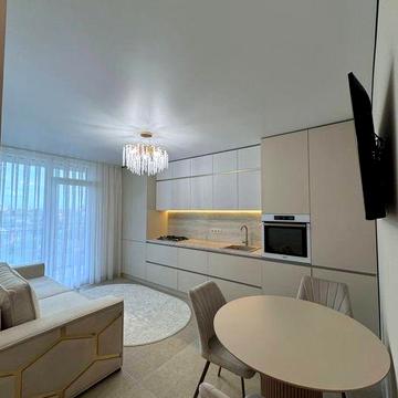 Продаж 1к квартири з ремонтом  в центральній частині міста ЖК Femeli Plaza