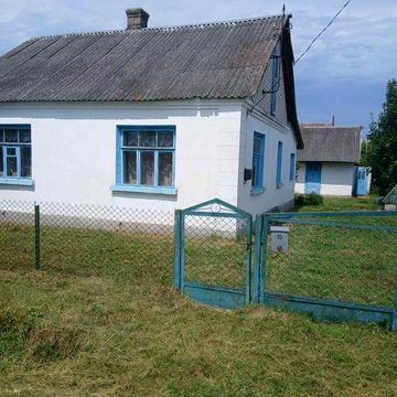 Будинок з присадибною ділянкою