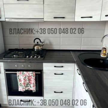 Продам свою однокімнатну квартиру на Тополь 1