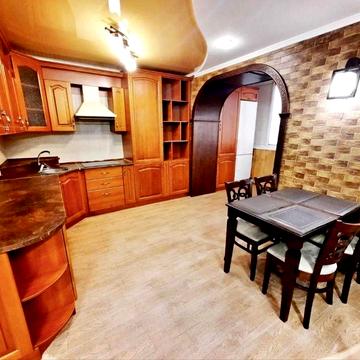 Сдается большая однокомнатная квартира с паркоместом, Космос