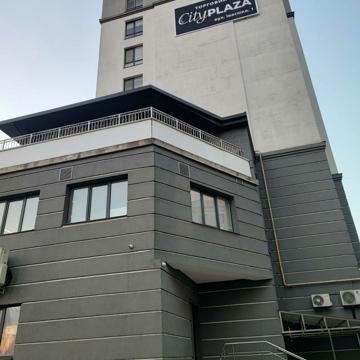 Володимира Івасюка вул., 1