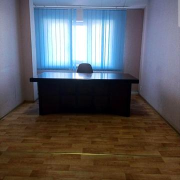 Камянецька вул., 122