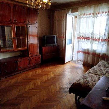 Братиславська вул., 40
