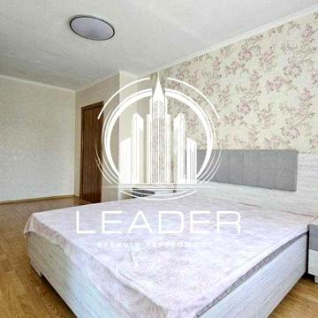 3 к. 86 м2, Григоренко, 33/44, м. Позняки 5 мин. Свободна.