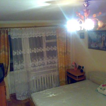 Здаю 2 кімнатну кв-ру по центру (через власника) Будь-який строк 11000