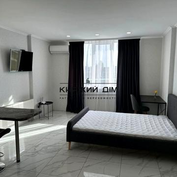Миколи Бажана просп., 17