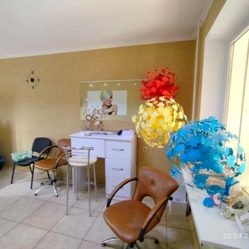 Продається 4х кімнатна квартира 74м² з окремим входом .Доси