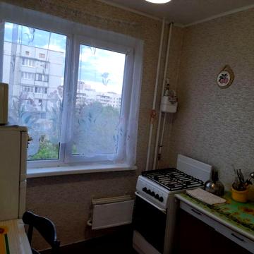 Сдам 2-х кв. 6/9 на Залютино метро Холодная гора