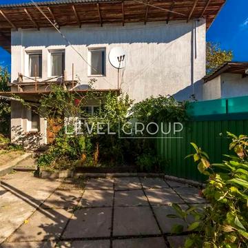 Яблунева вул., 30