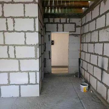 Дворівнева квартира з двориком і паркомісцем у Малиновському районі