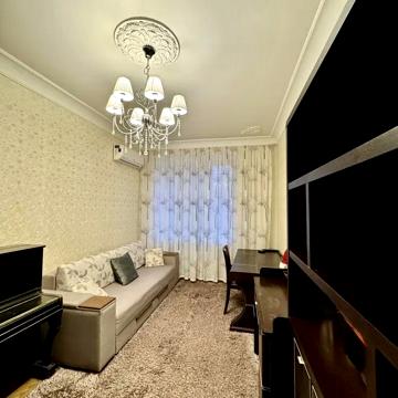Кловський узвіз, 4