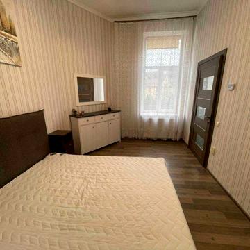 В центрі міста продається квартира Й.Сліпого 6 , з євроремонтом