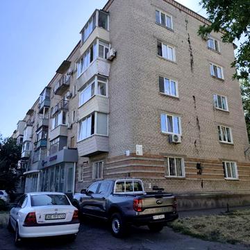 Богдана Хмельницького просп. (Героїв Сталінграда), 8