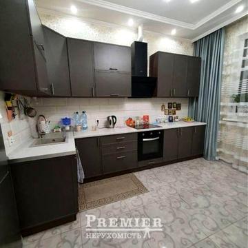 Продам 1 кімнатну квартиру на Сахарова з ремонтом