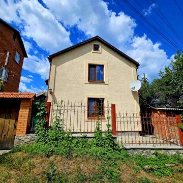 Продаж будинку окремий двір на Подолі.