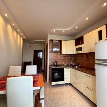 Оренда 2 кім. кв. по вул. Європейська, поруч Атмосфера, Сільпо, школа