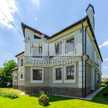 Залужна вул., 16