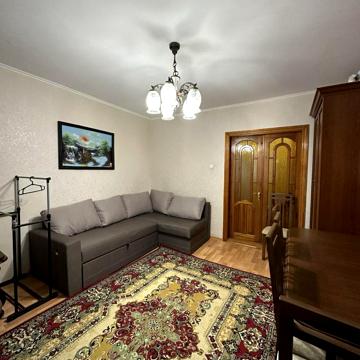 Довженка вул., 7