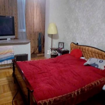 Сонячна вул., 7