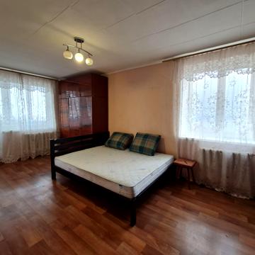 Героїв України просп. (Героїв Сталінграду), 75б