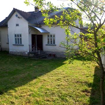 Будинок в с. Куряни (колишній Бережанський р-н, Тернопільська обл.)