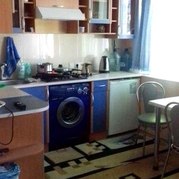 Продається квартира-студія Миргород 1 поверх з вікнами на центр вулицю