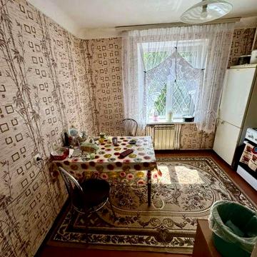 2 комнатная квартира с большой кухней центр