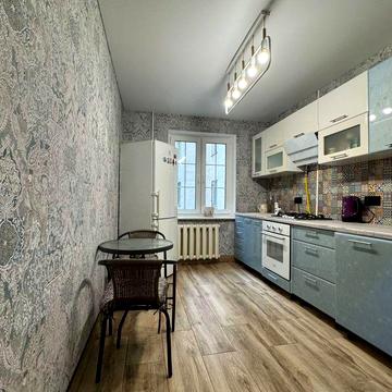 Продам 3 комнатную квартиру с ремонтом