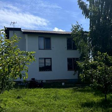 Продаж новий будинок з  ремонтом 10 соток єВідновлення, постанова