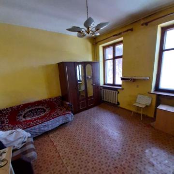 Продам коммунальную квартиру 19.5 кв.м в районе Сахарного завода.