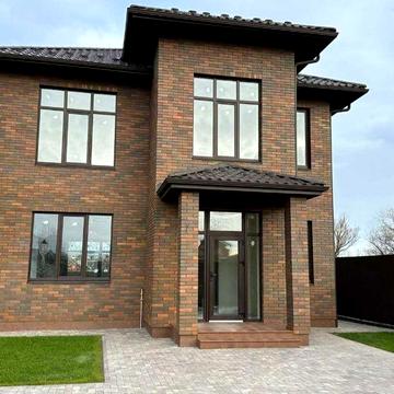 Газ!Продаж сучасного будинку 180 м2 з автонавісом с. Шевченкове!

Проп