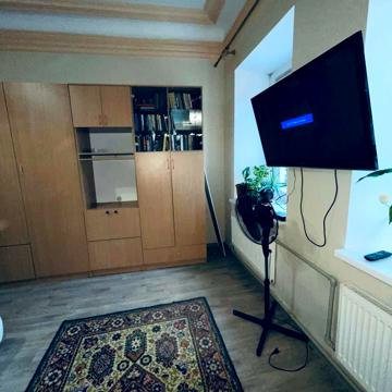 Москалівська вул. (Жовтневої Революції), 63