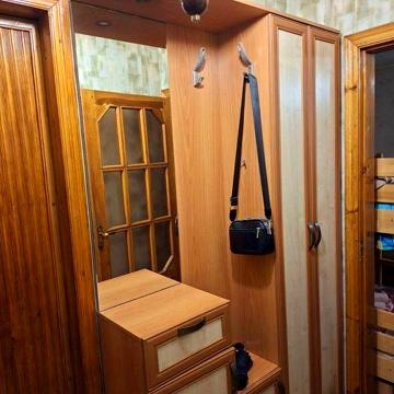 Сдам 2х ком квартиру на Красном Камне.