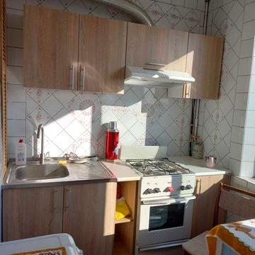 Продам 2 ком.кв.метро Барабашова,пр.Юбилейный 42.