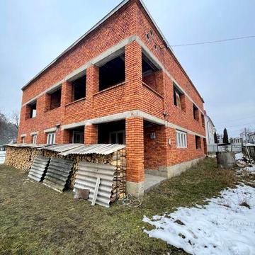 Продається будинок новобудова, перший поверх - жилий