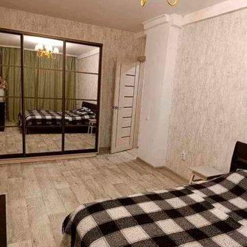 (1 кімнатна кварт., вільна 7000 за все)