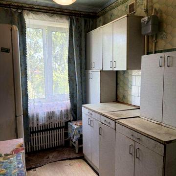 У продажу 2к квартира на вул.Решетіловська 33