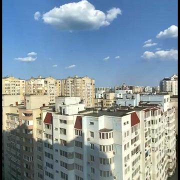 Добровольців вул. (Маршала Говорова), 8