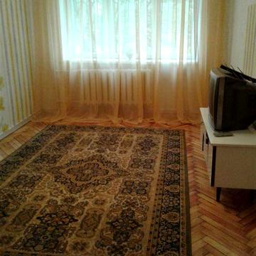 МАЛИЙ РИНОК сдам вiд ГОСПОДАРЯ 2-кімнатну квартиру.