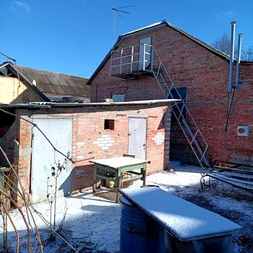 Продаж, обмін будинку і земельної ділянки поряд в місті Дергачі.