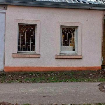 Продаж 3-х кімнатної квартири на землі . ЦЕНТР ,Корабелів вул. 68м2