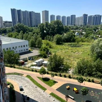 Дніпровська набережна вул., 16-Д
