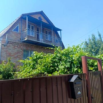 Будтнок в аренду довгий термін