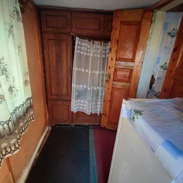 Здається пів будинку